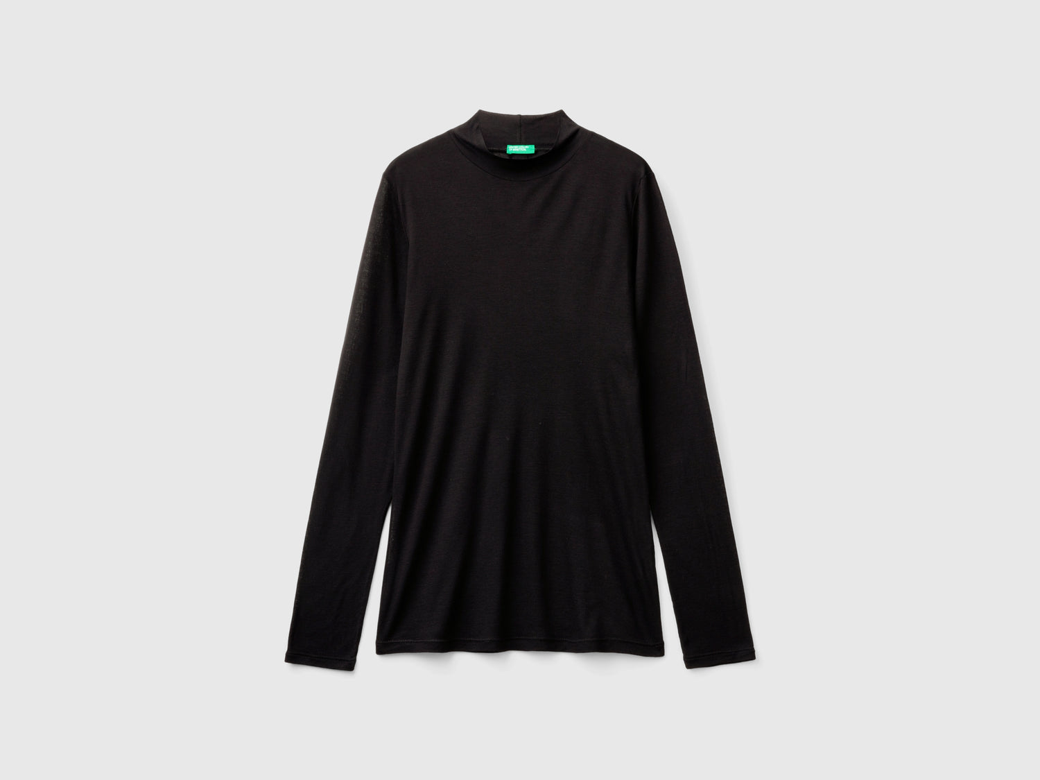 T-shirt dolcevita in misto viscosa e lana da donna nero | Benetton Outlet