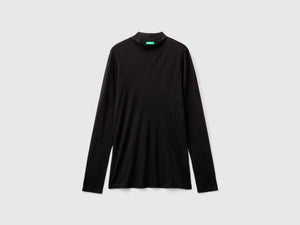 T-shirt dolcevita in misto viscosa e lana