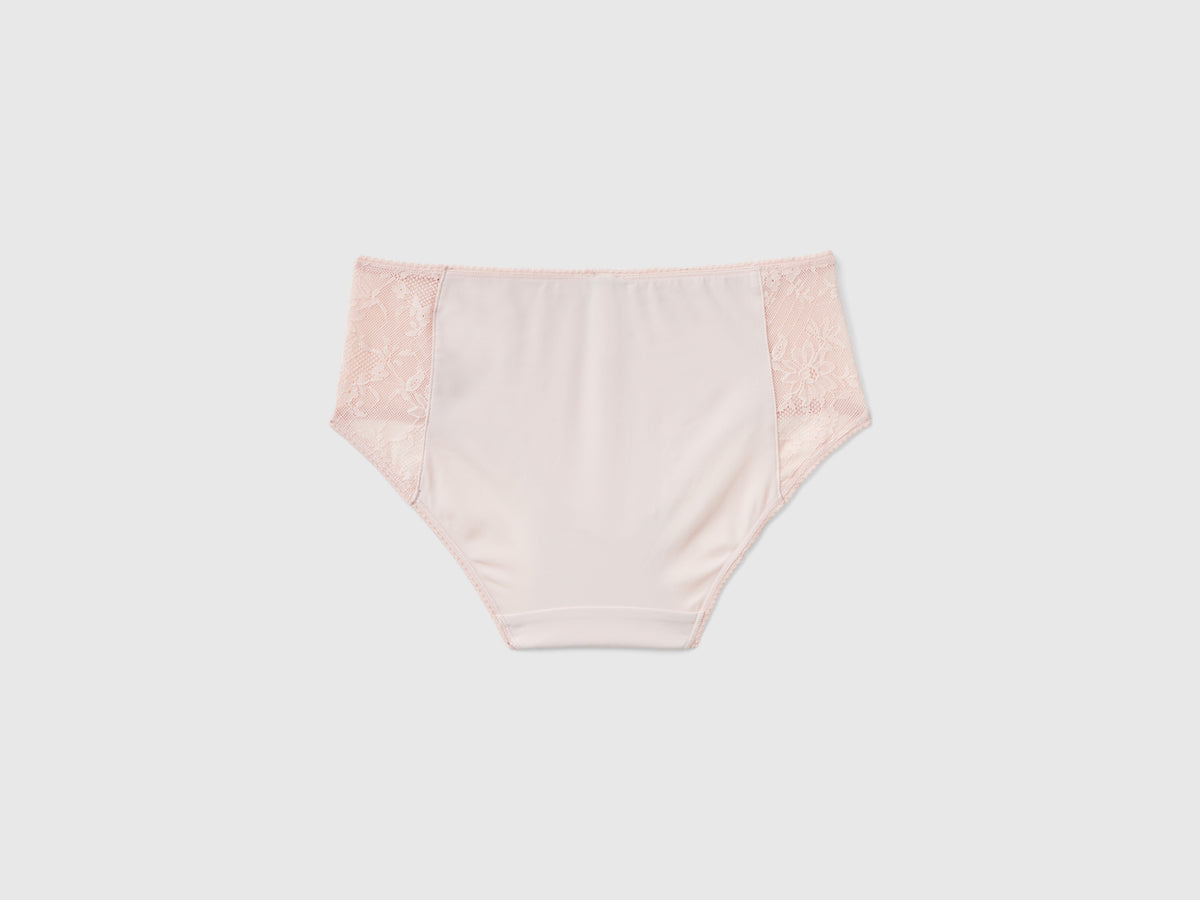 Culottes con inserciones de encaje