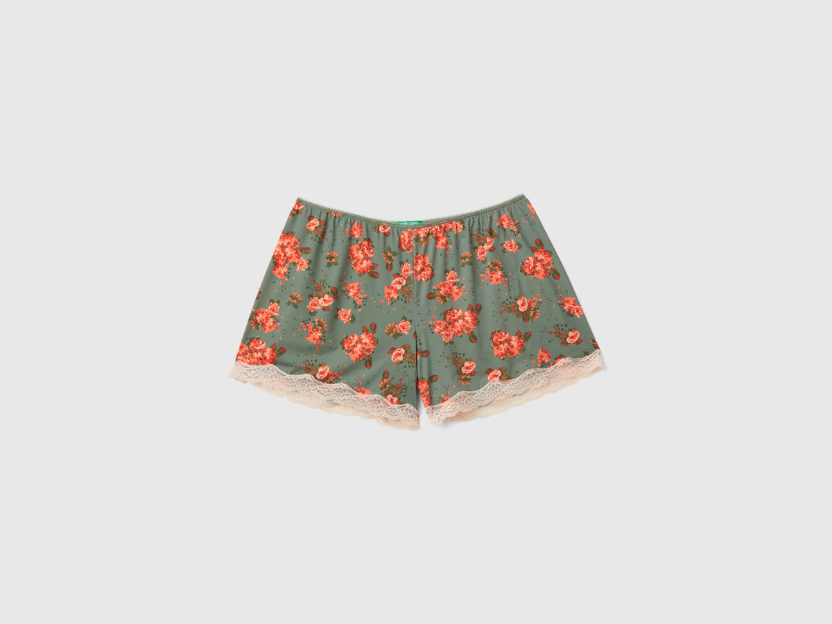 Shorts in charmeuse con stampa fiori