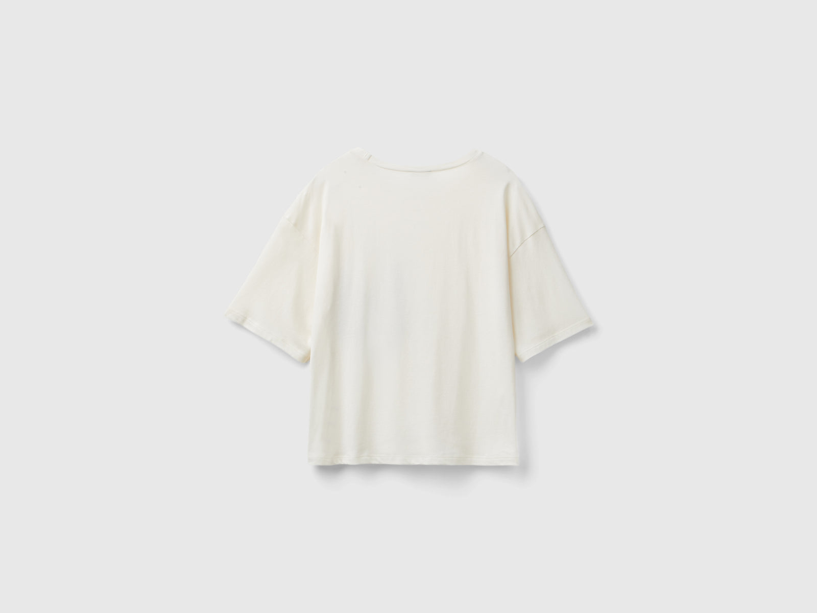 T-shirt boxy fit con taschino da donna bianco panna 2 | Benetton Outlet