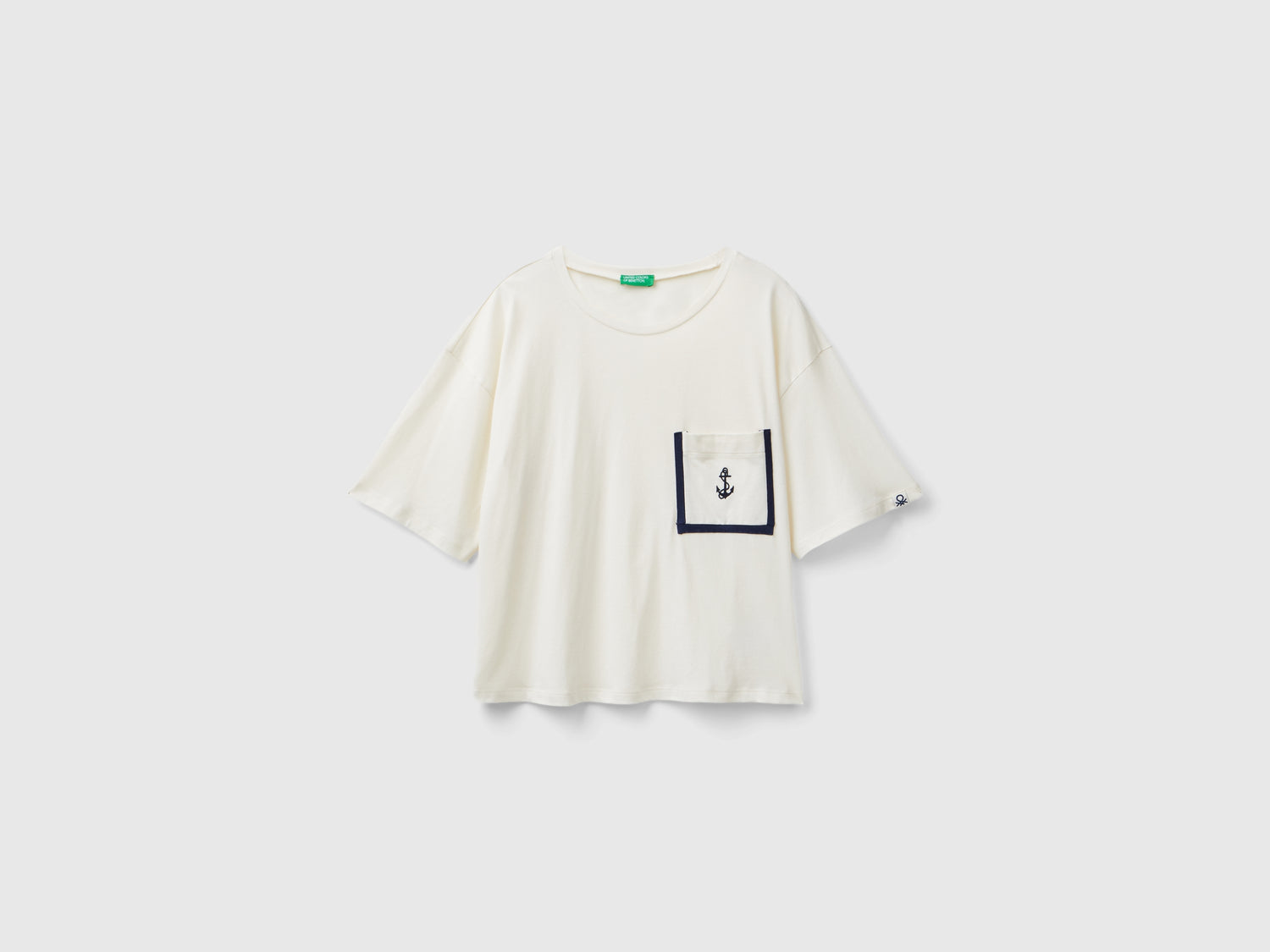 T-shirt boxy fit con taschino da donna bianco panna | Benetton Outlet