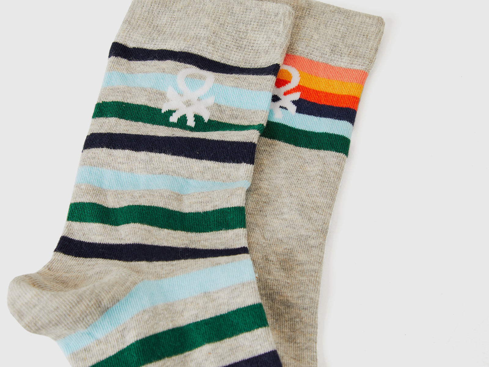 Due paia di calzini lunghi con loghi da uomo grigio chiaro 2 | Benetton Outlet