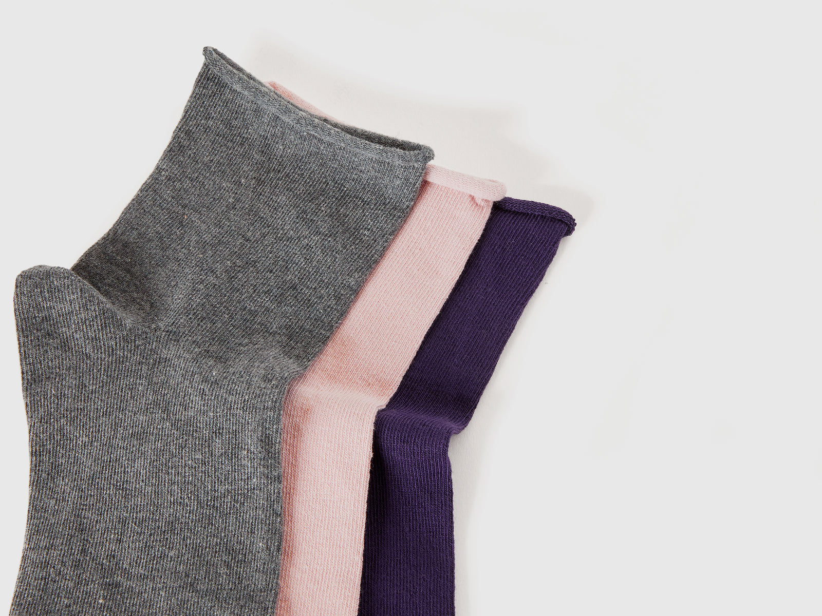 Tre paia di calzini corti da donna multi-color 2 | Benetton Outlet