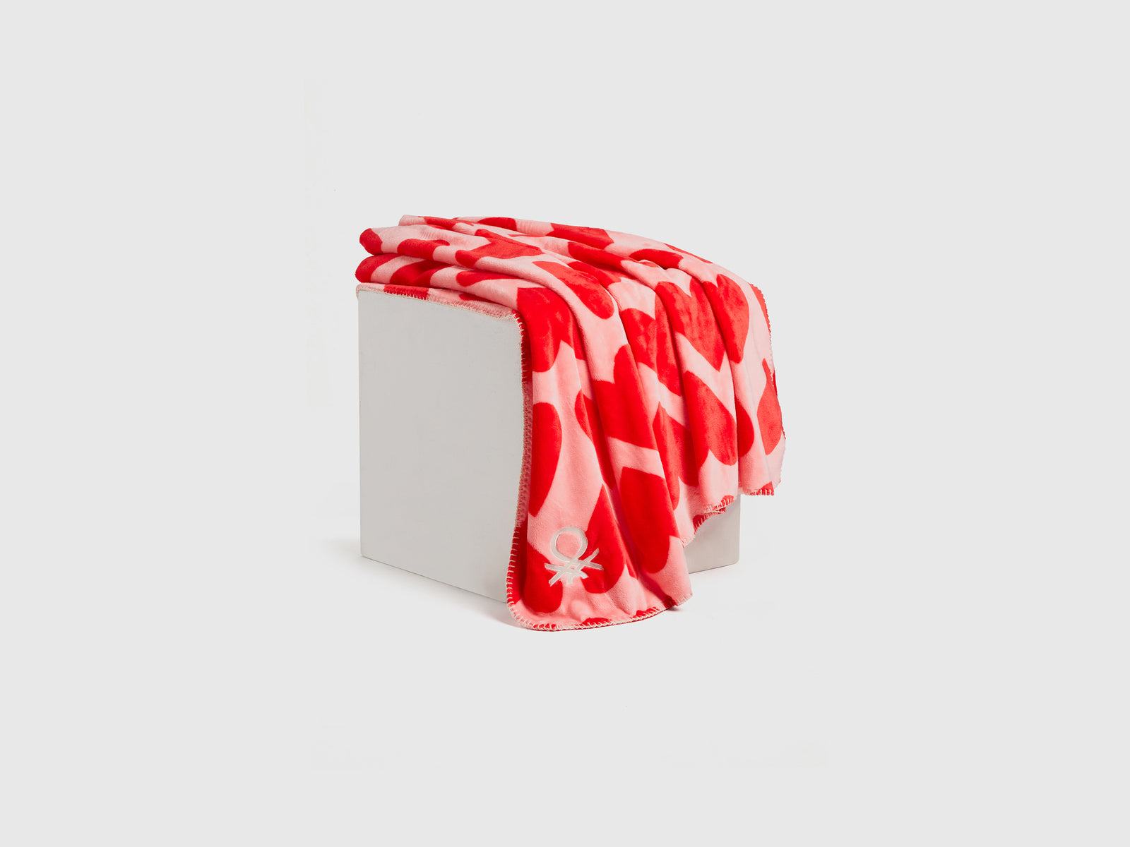 Coperta con cuori in pelliccetta sintetica da uomo multi-color 3 | Benetton Outlet