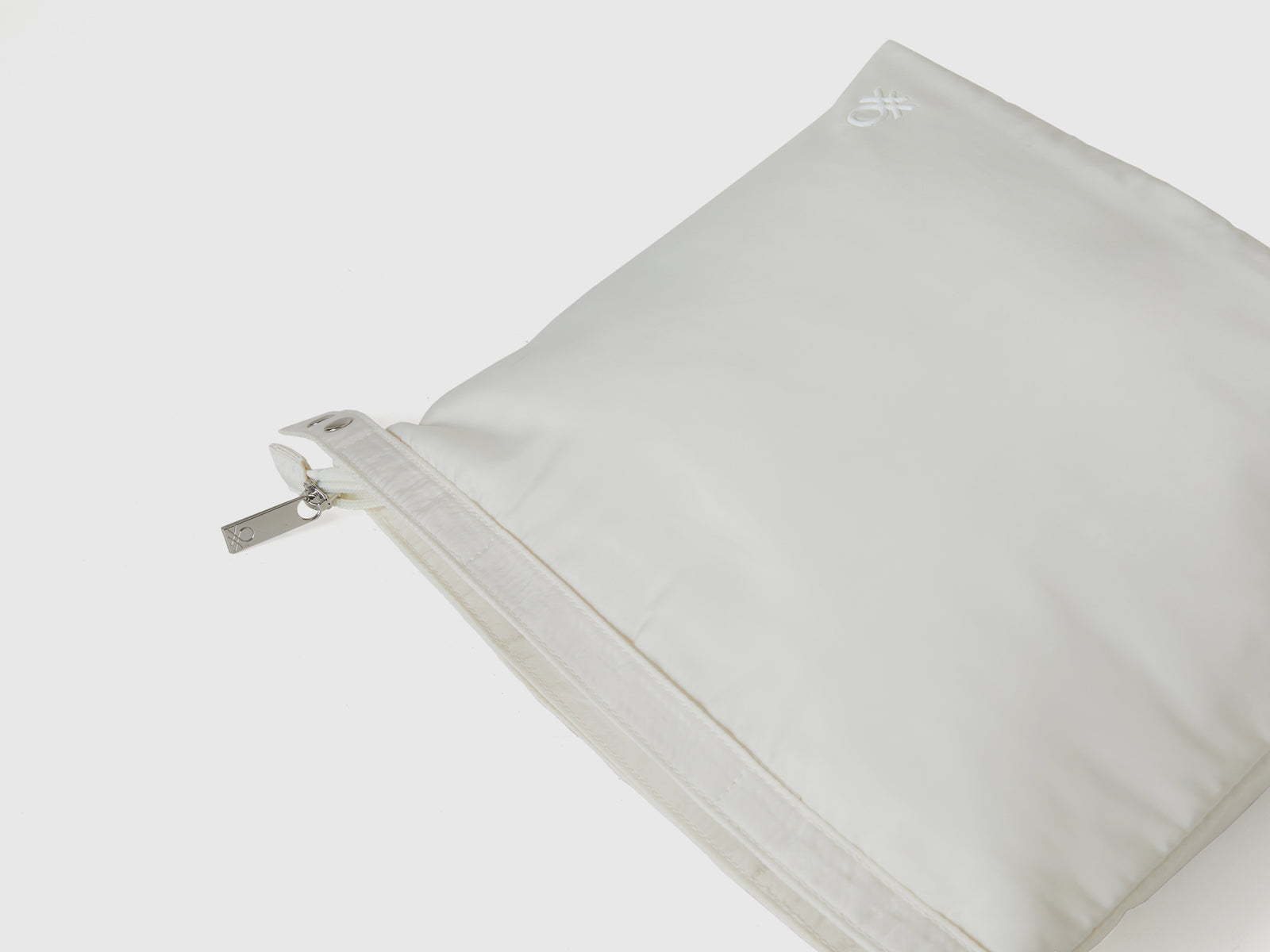 Beauty case da viaggio in nylon da donna bianco panna 3 | Benetton Outlet