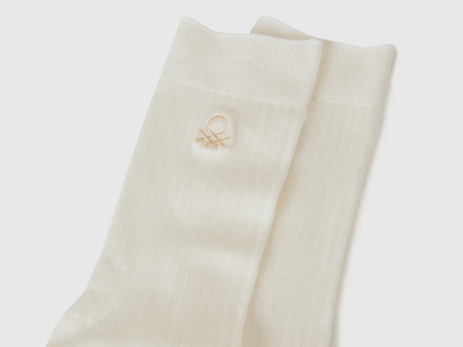 Calcetines acanalados con logotipo da uomo bianco panna 2 | Benetton Outlet