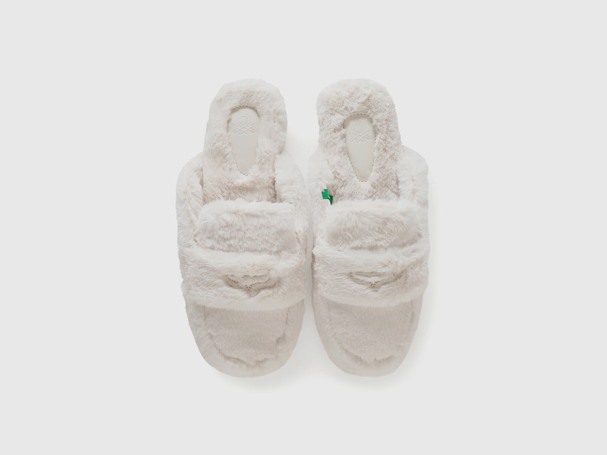 Pantofole in pelliccia sintetica
