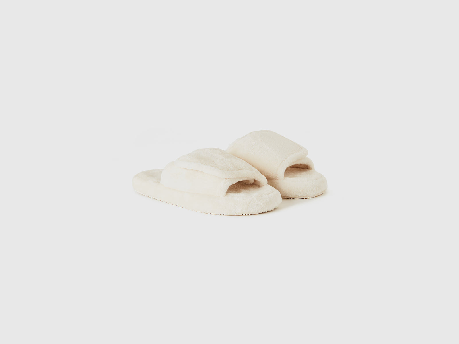 Pantofole in pelliccetta sintetica da donna bianco panna 3 | Benetton Outlet
