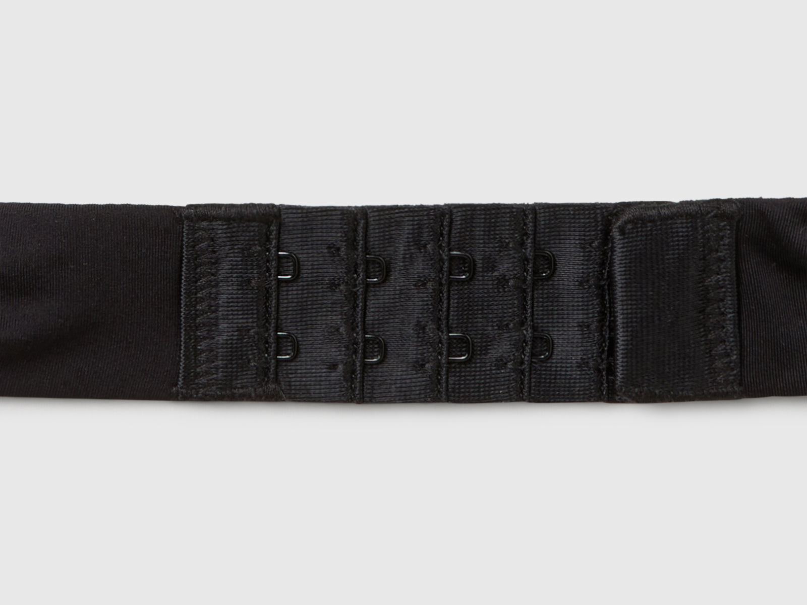 Reggiseno con ferretto e pizzo da donna nero 3 | Benetton Outlet