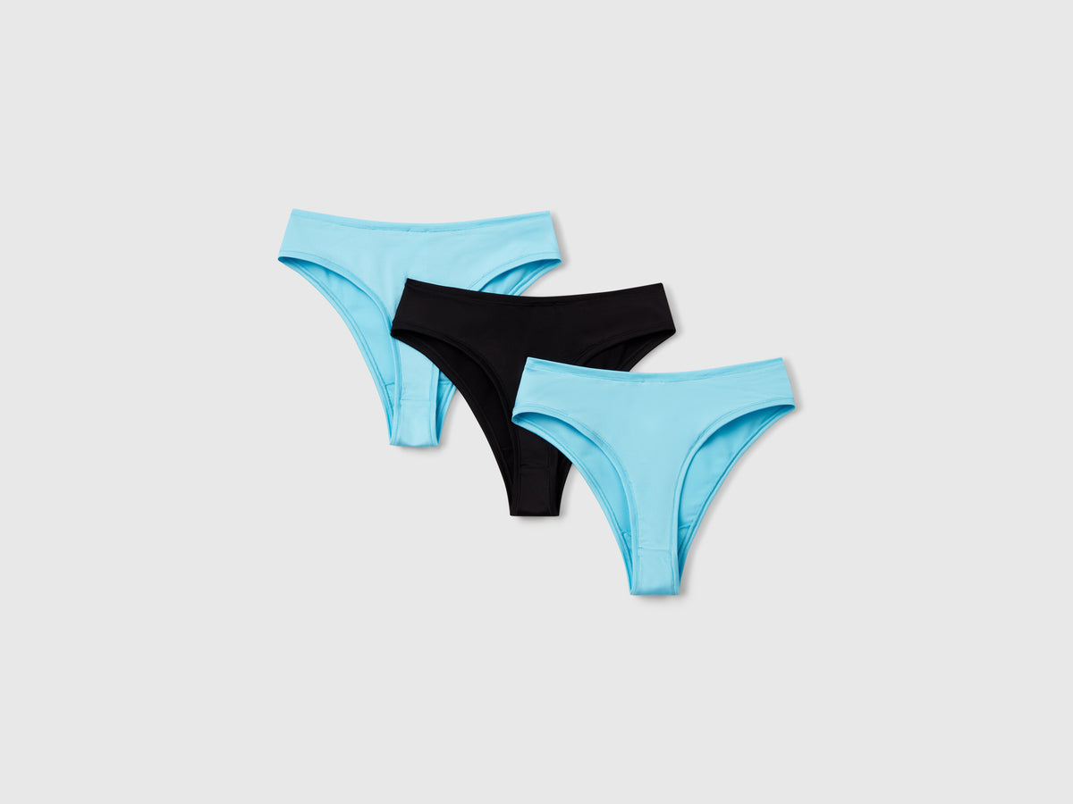 Tre slip sportivi