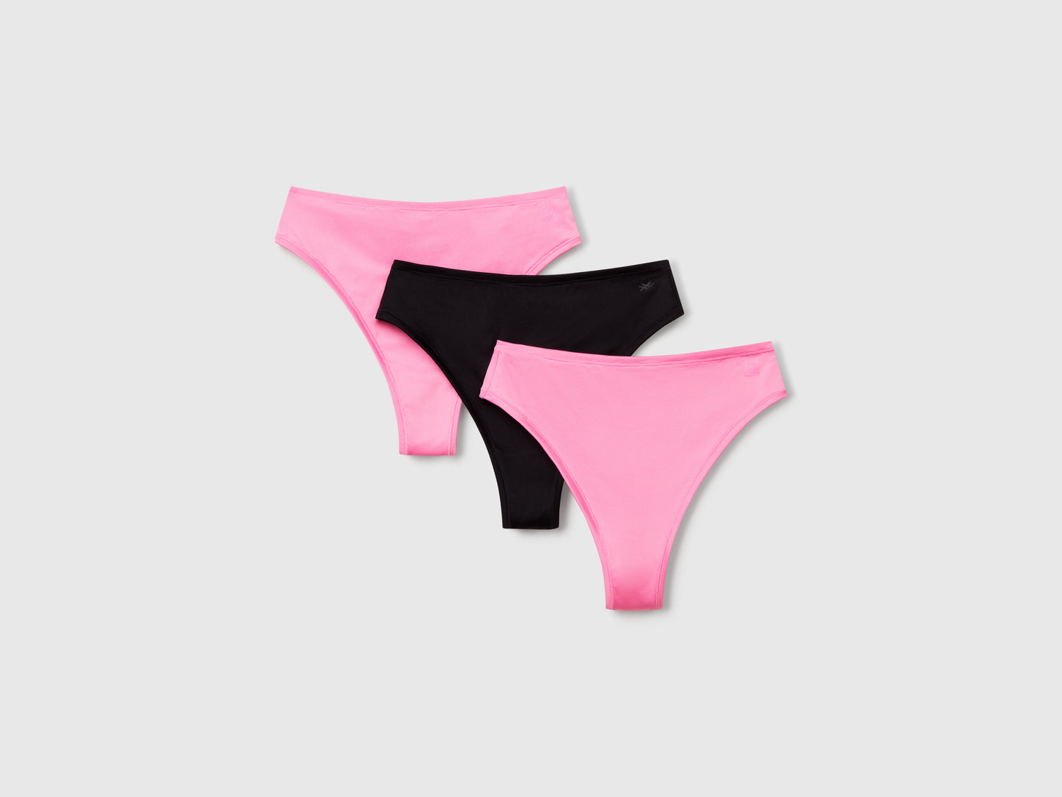 Tre slip sportivi da donna rosa | Benetton Outlet
