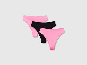 Tre slip sportivi