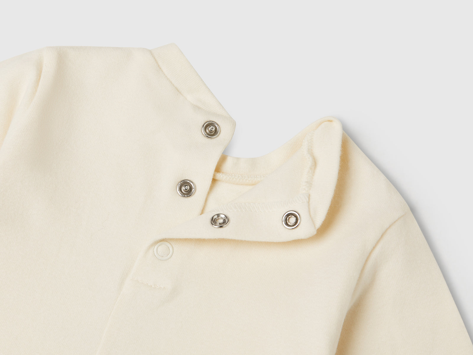 Tuta lunga con stampa animaletto da neonato bianco panna 3 | Benetton Outlet
