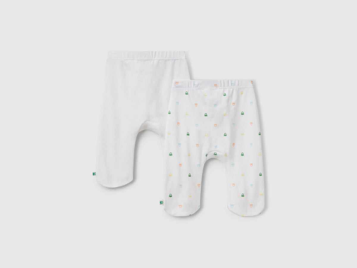 Due pantaloni in cotone