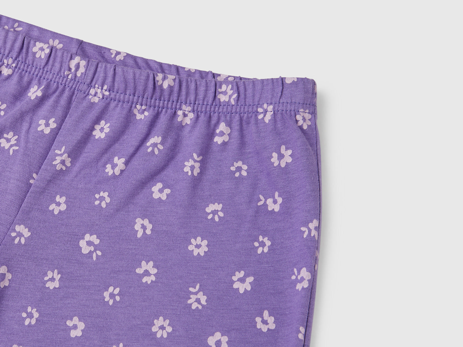 Pigiama con stampa bambolina da bambina lilla 3 | Benetton Outlet