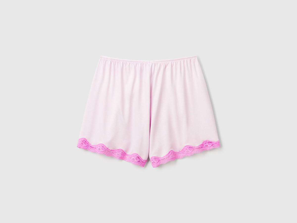 Shorts fluidi con pizzo