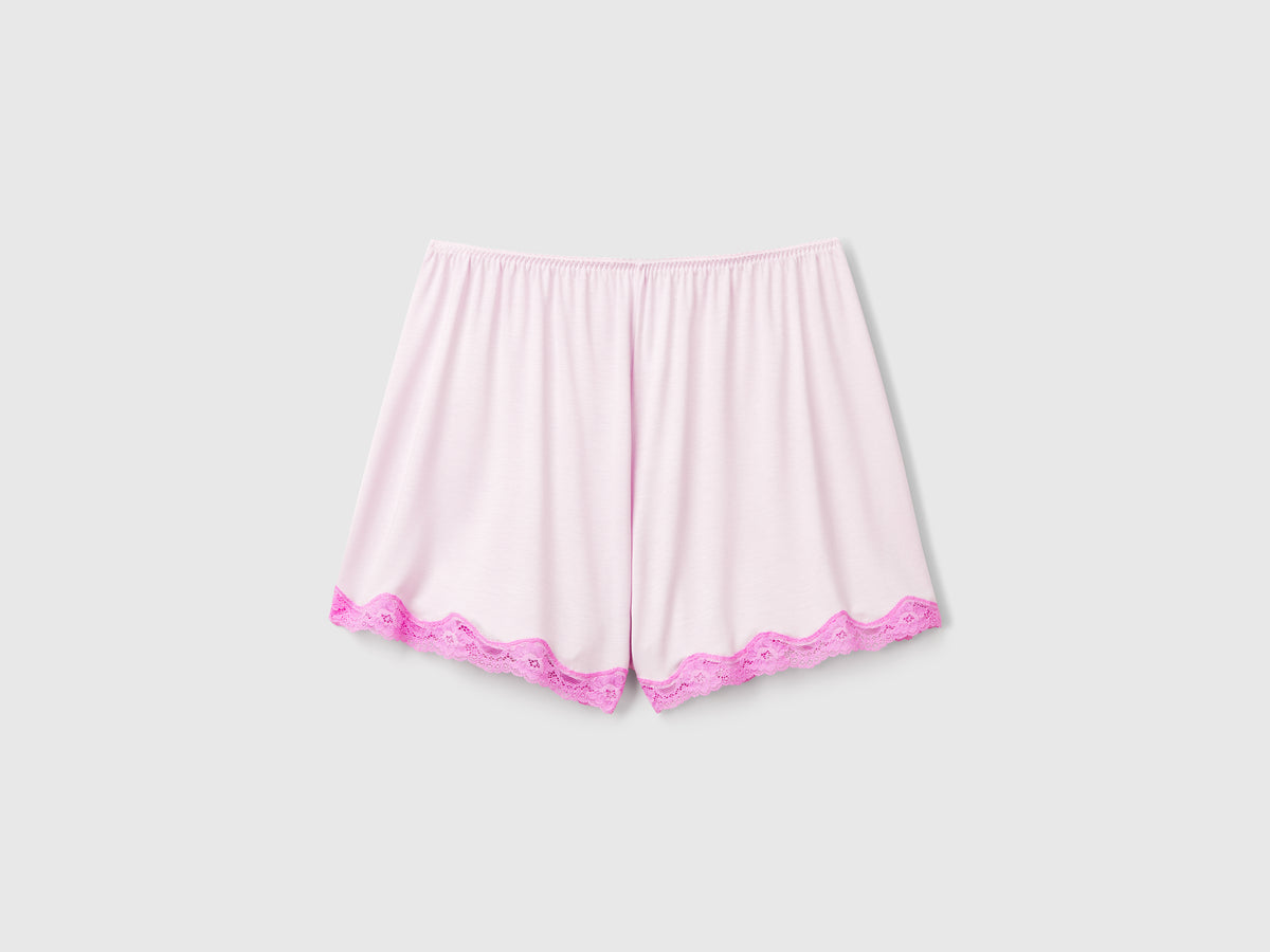 Shorts fluidi con pizzo