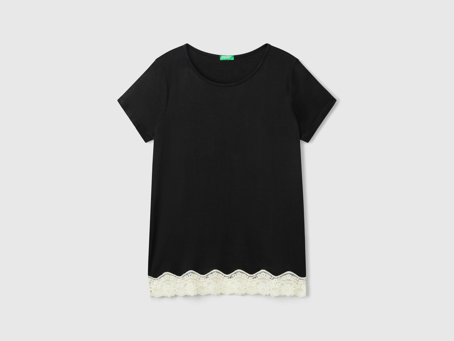 Maglia manica corta con dettaglio in pizzo da donna nero | Benetton Outlet