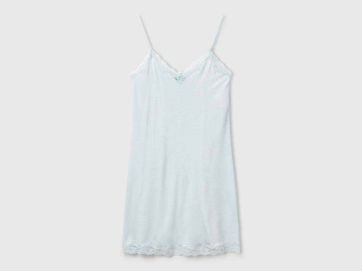 Camisón con detalles de encaje
