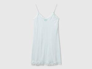 Camisón con detalles de encaje