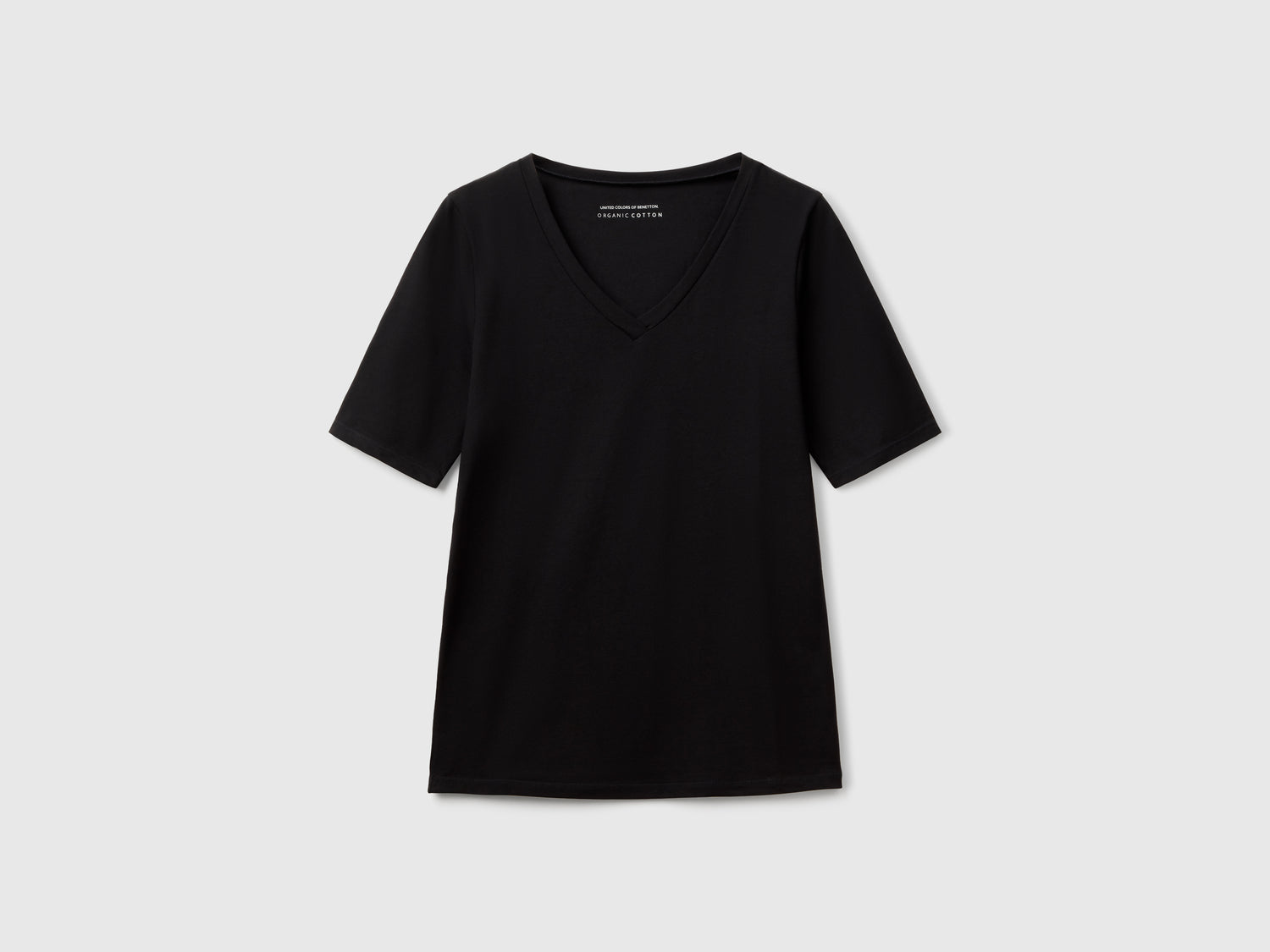 T-shirt in cotone super stretch da donna nero | Benetton Outlet