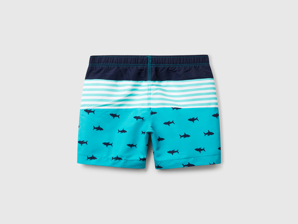 Boxer mare con righe e squali