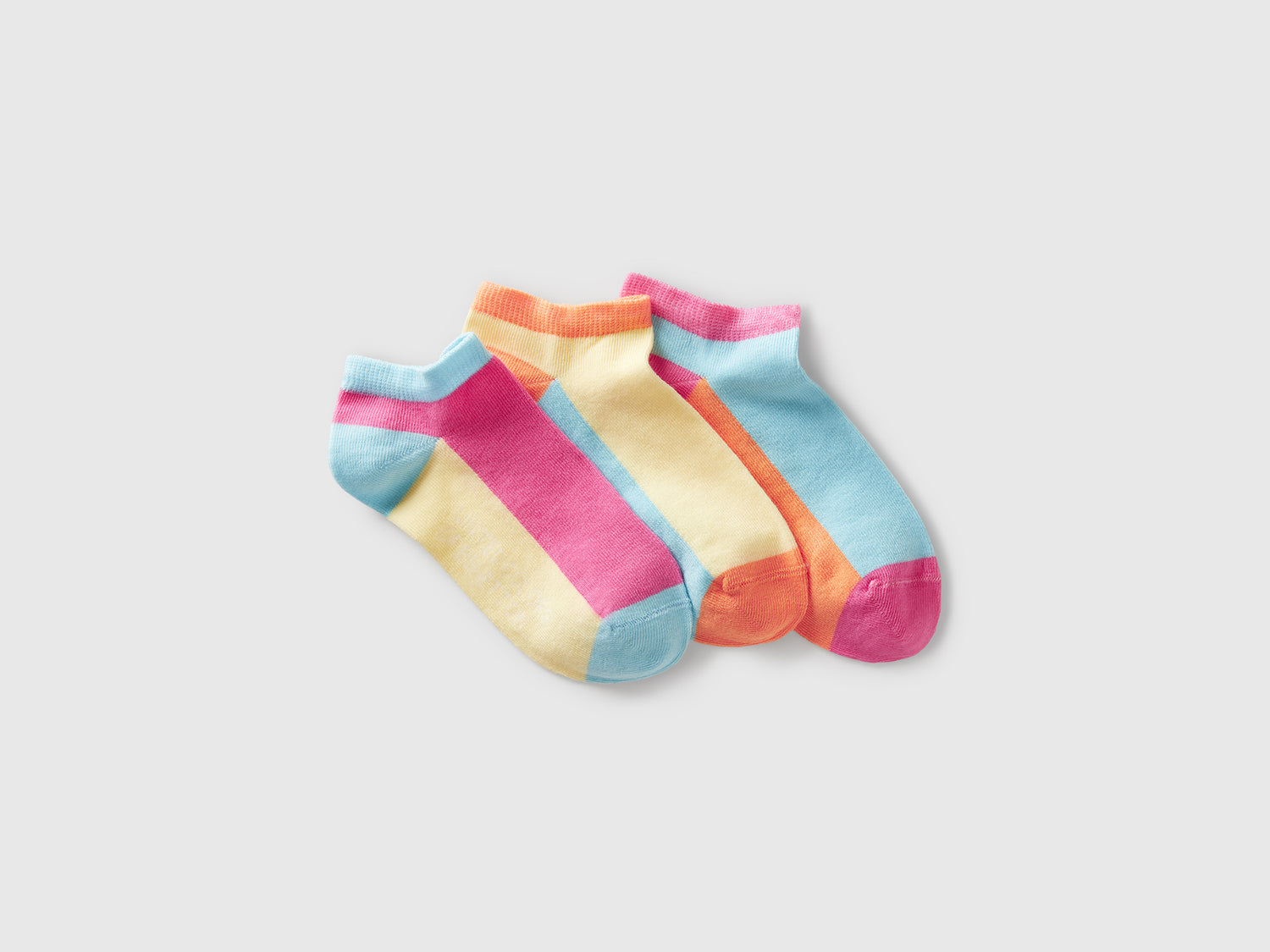 Tre paia di calzini color block da bambino multi-color | Benetton Outlet