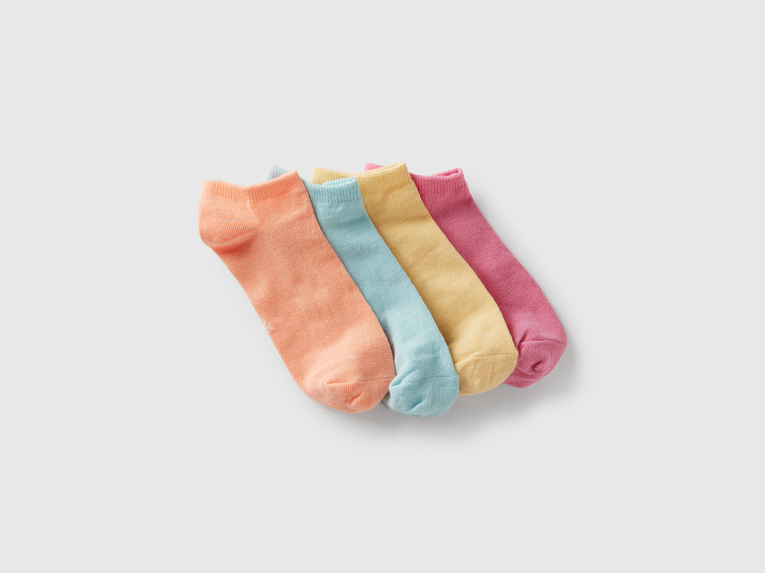 Quattro paia di calzini corti da bambino multi-color | Benetton Outlet
