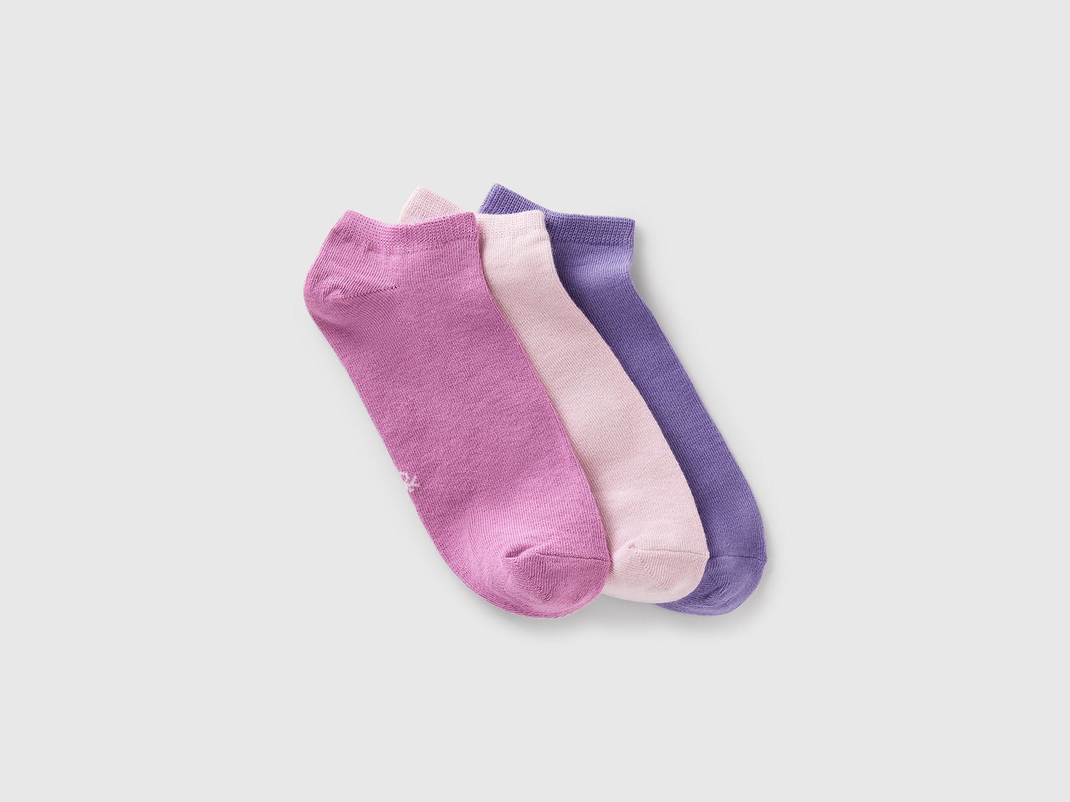 Tre paia di calzini corti da uomo multi-color | Benetton Outlet