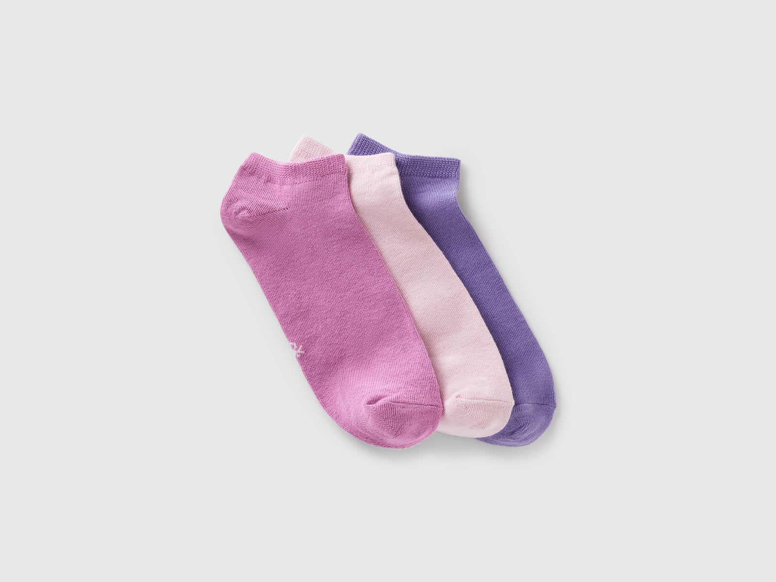 Tre paia di calzini corti da uomo multi-color | Benetton Outlet