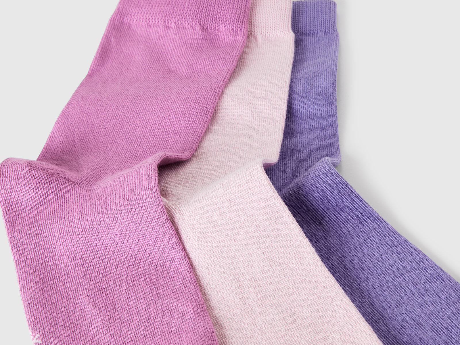 Tre paia di calzini in cotone da uomo multi-color 2 | Benetton Outlet