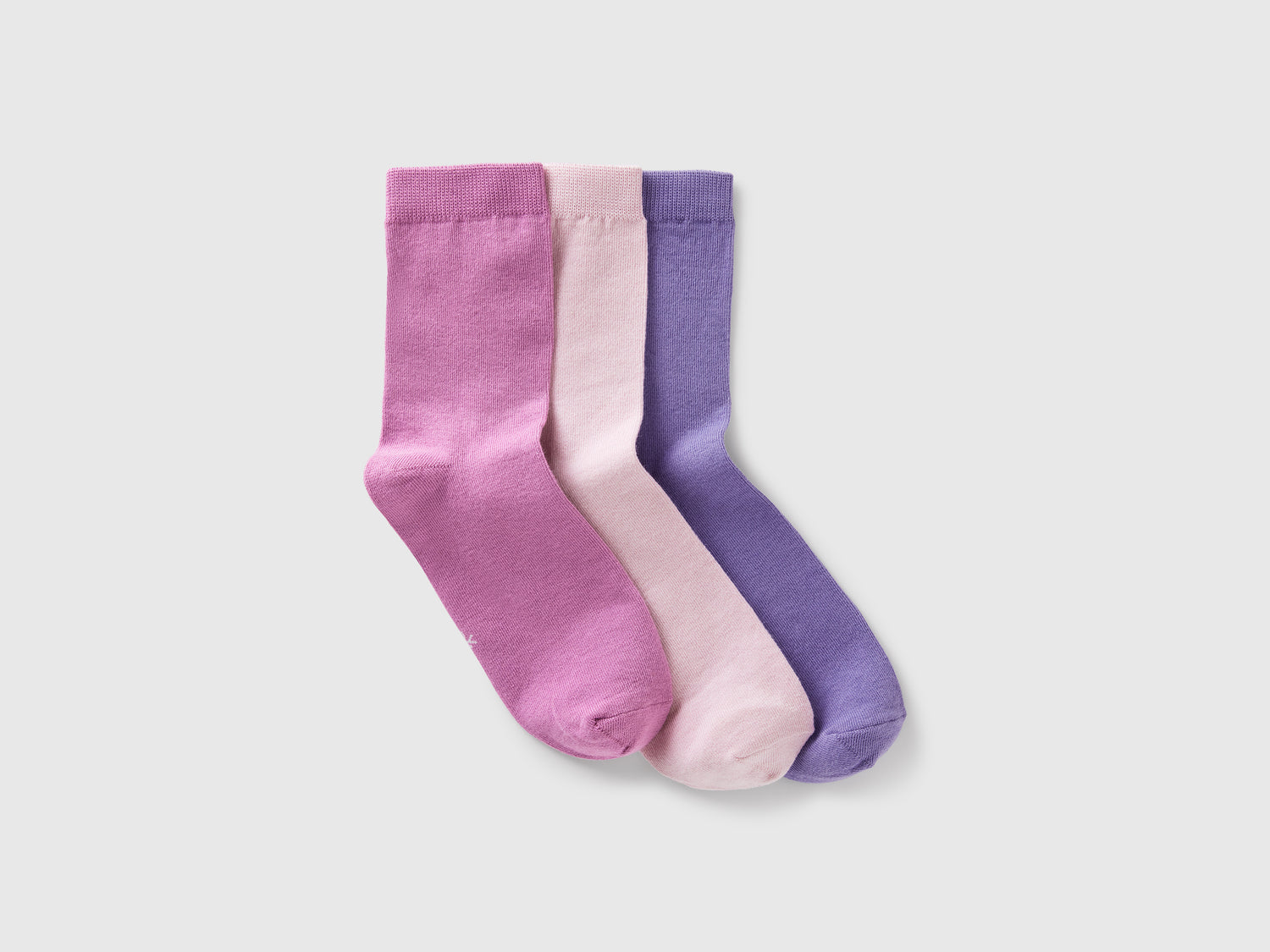 Tre paia di calzini in cotone da uomo multi-color | Benetton Outlet