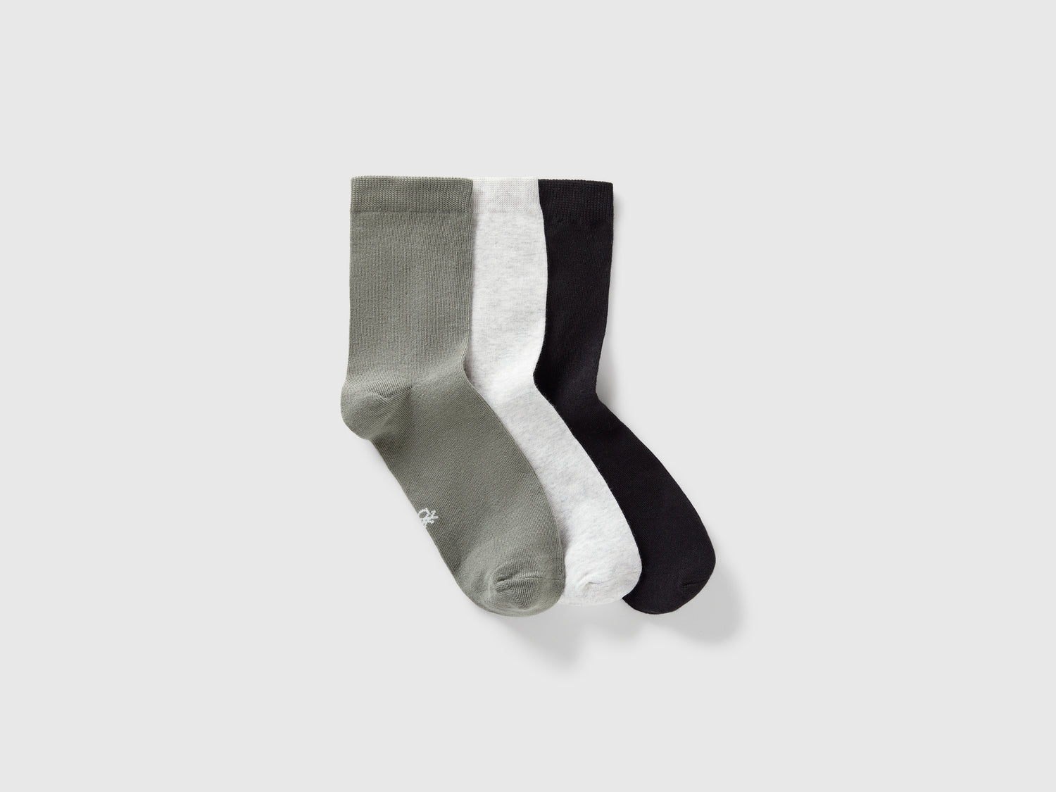 Tre paia di calzini in cotone da uomo multi-color | Benetton Outlet