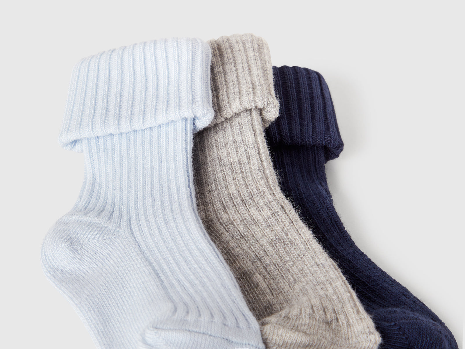 Tre paia di calzini a costine da neonato multi-color 2 | Benetton Outlet