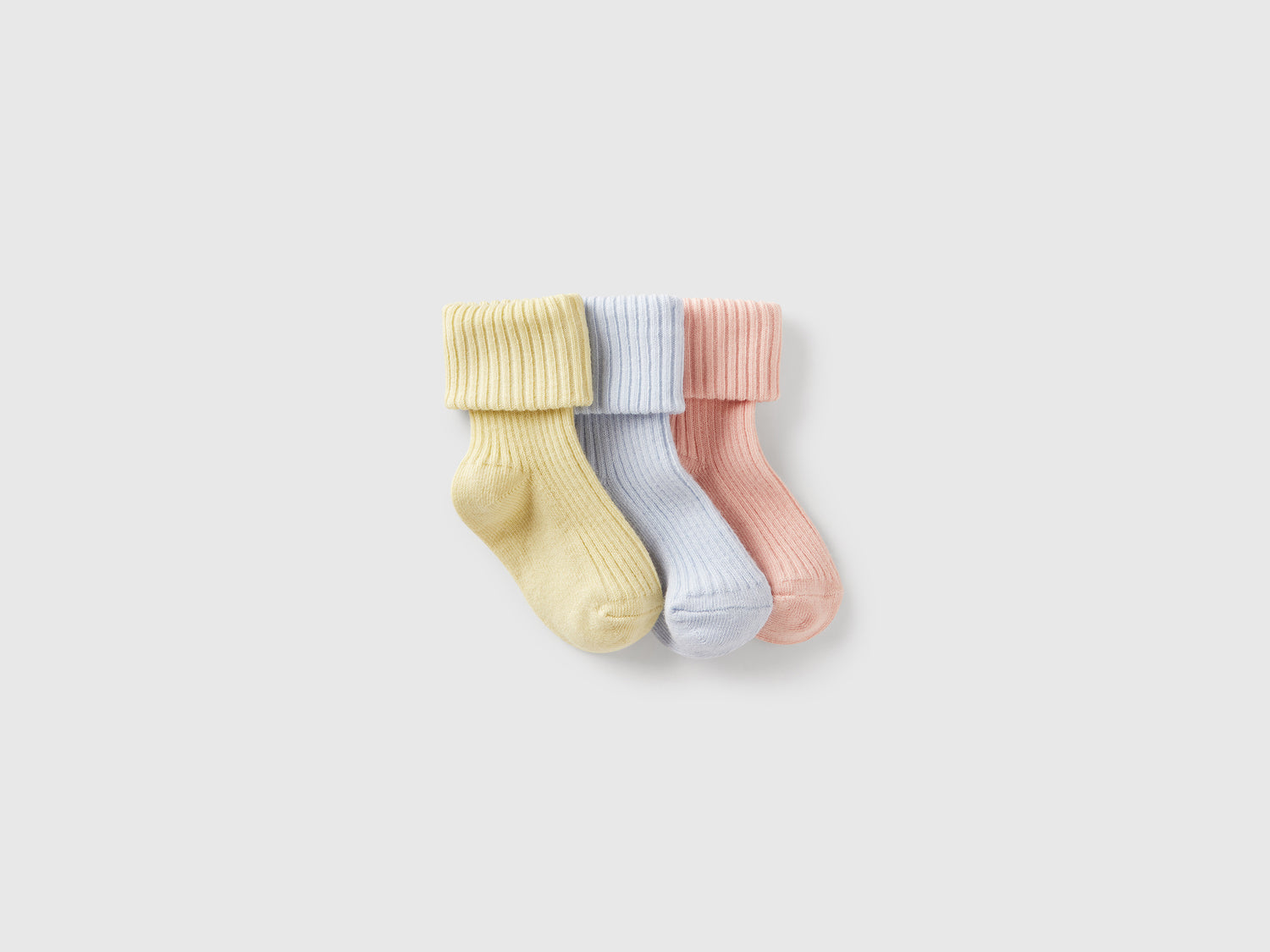 Tre paia di calzini a costine da neonato multi-color | Benetton Outlet