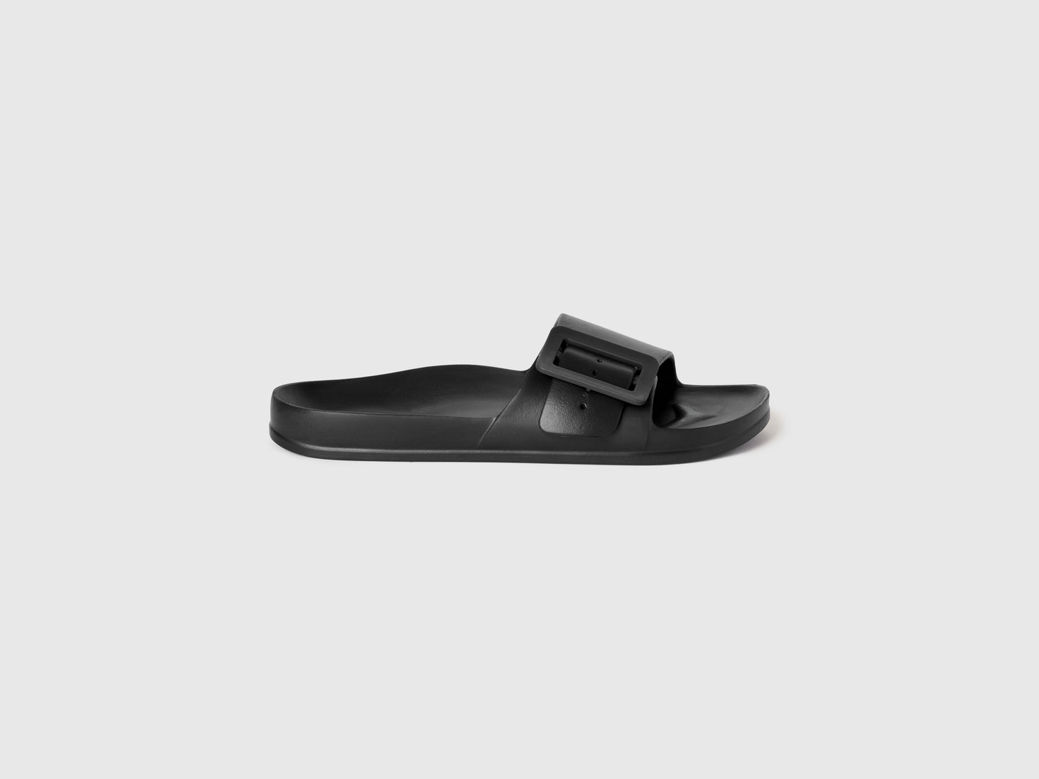 Ciabatte in gomma leggera da donna nero | Benetton Outlet