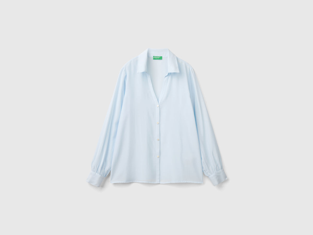 Camicia con scollo a V