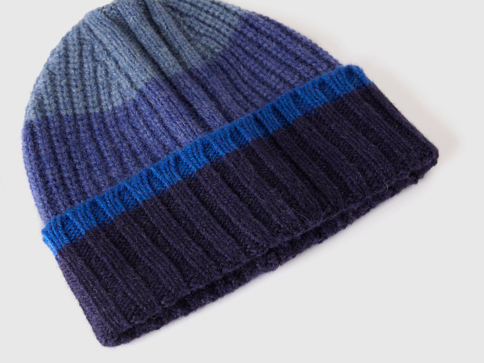Cappello a righe in pura lana Shetland da uomo multi-color 3 | Benetton Outlet