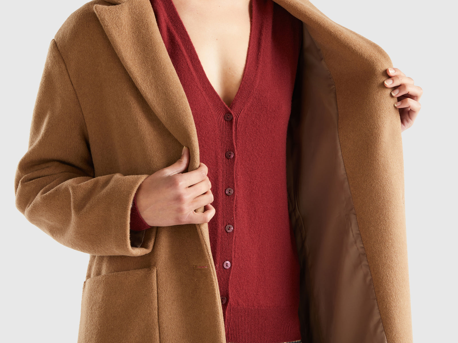 Cappotto midi in misto lana Shetland da donna cammello 3 | Benetton Outlet