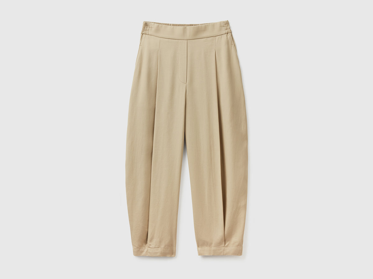 Pantaloni lunghi cropped in tessuto fluido