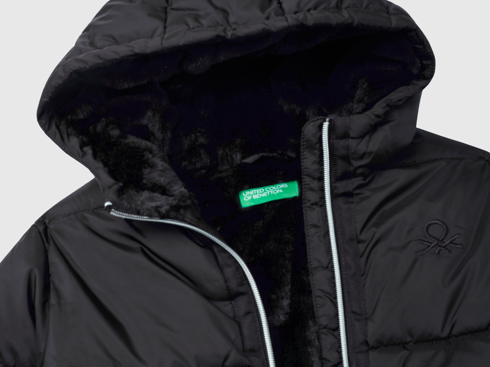 Giubbotto imbottito con cappuccio da bambina nero 3 | Benetton Outlet