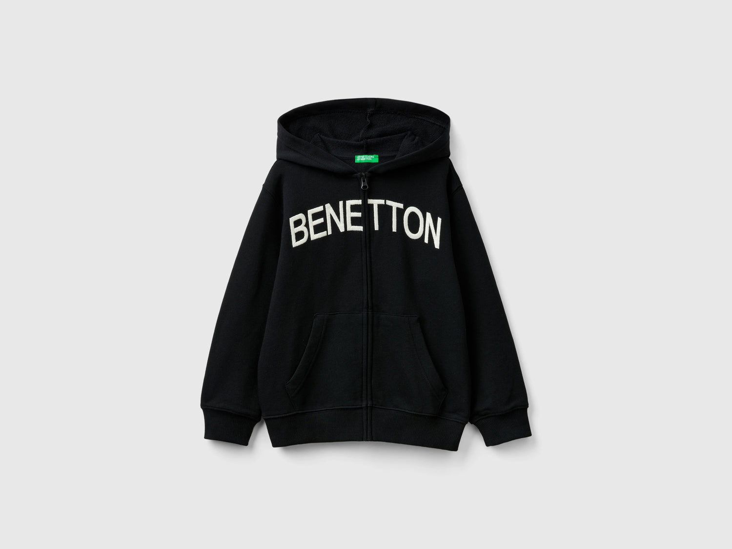 Felpa con zip e ricamo logo da bambino nero | Benetton Outlet