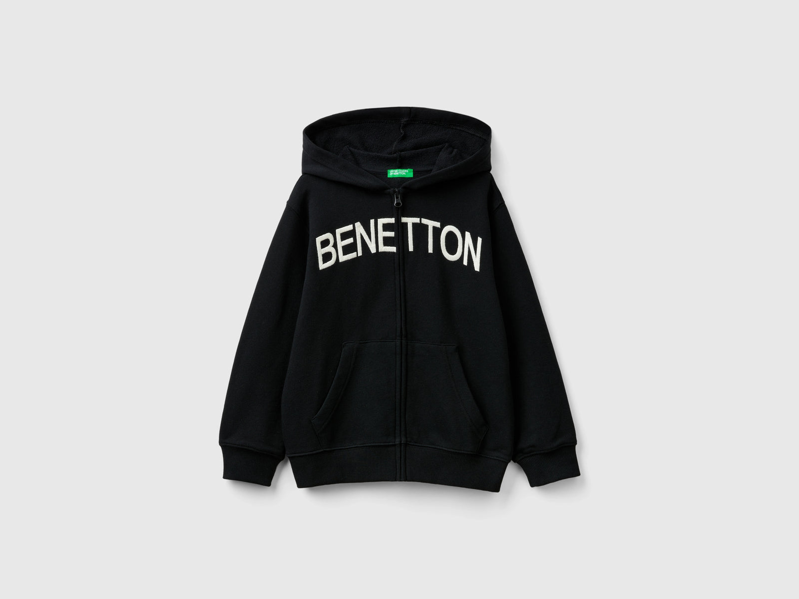 Felpa con zip e ricamo logo da bambino nero | Benetton Outlet