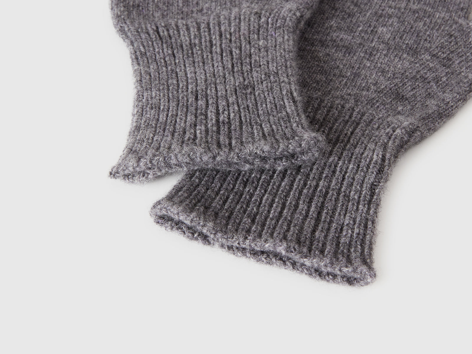 Guanti in pura lana Merino da donna grigio scuro 3 | Benetton Outlet