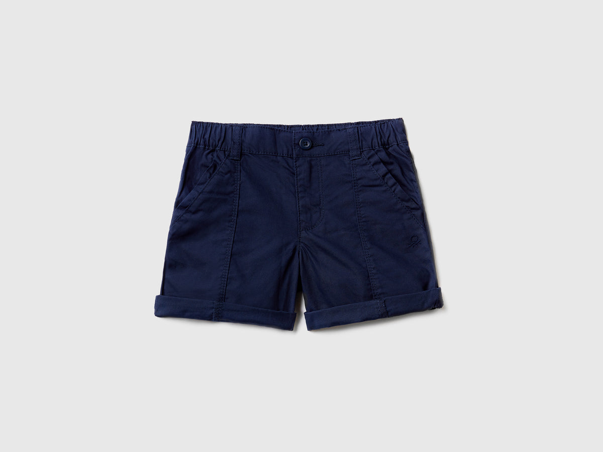 Pantaloni corti in tessuto leggero di puro cotone