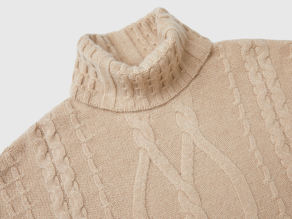 Dolcevita con trecce in puro cashmere