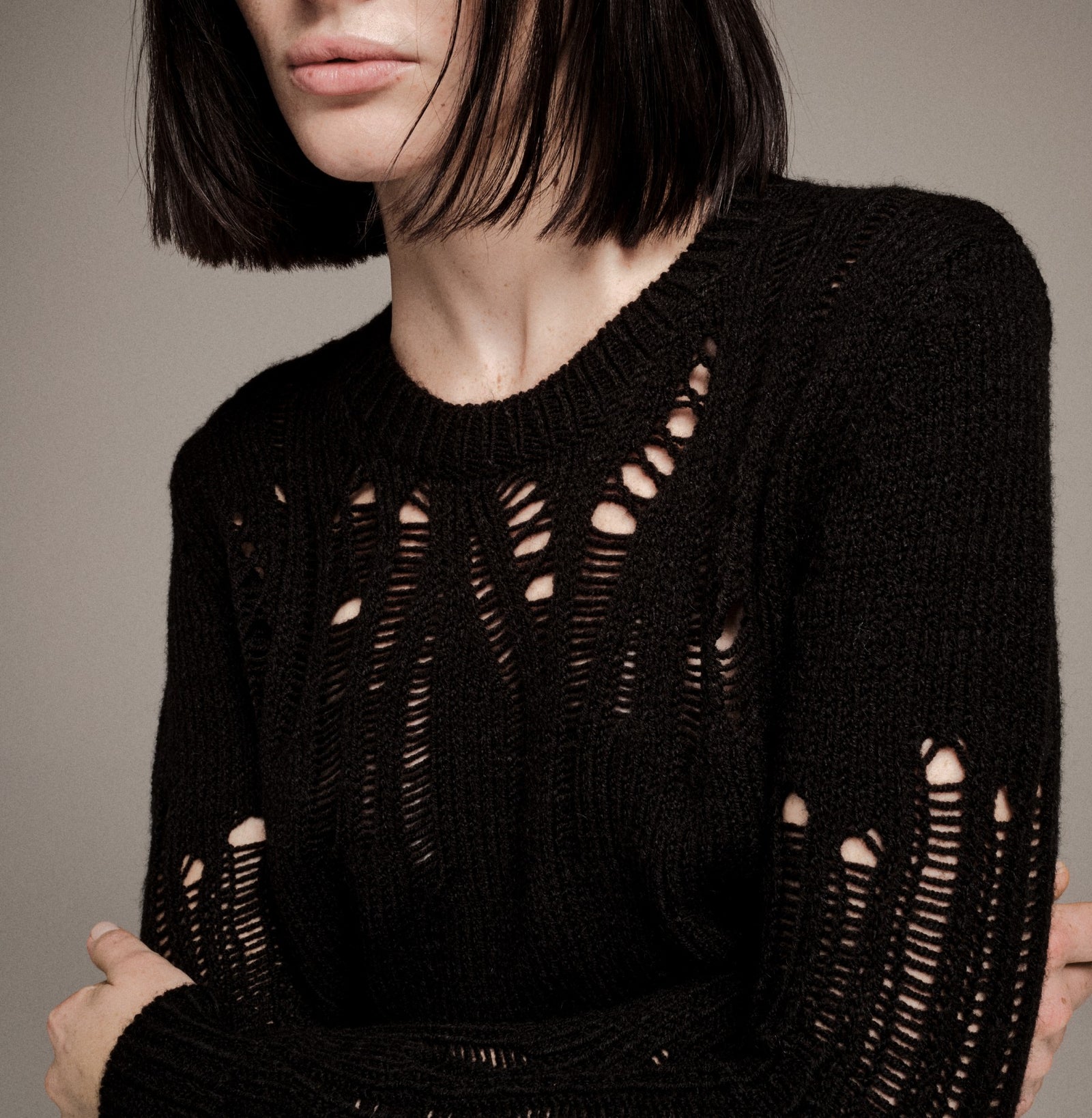 Suéter con cables da donna nero 2 | Sisley Outlet