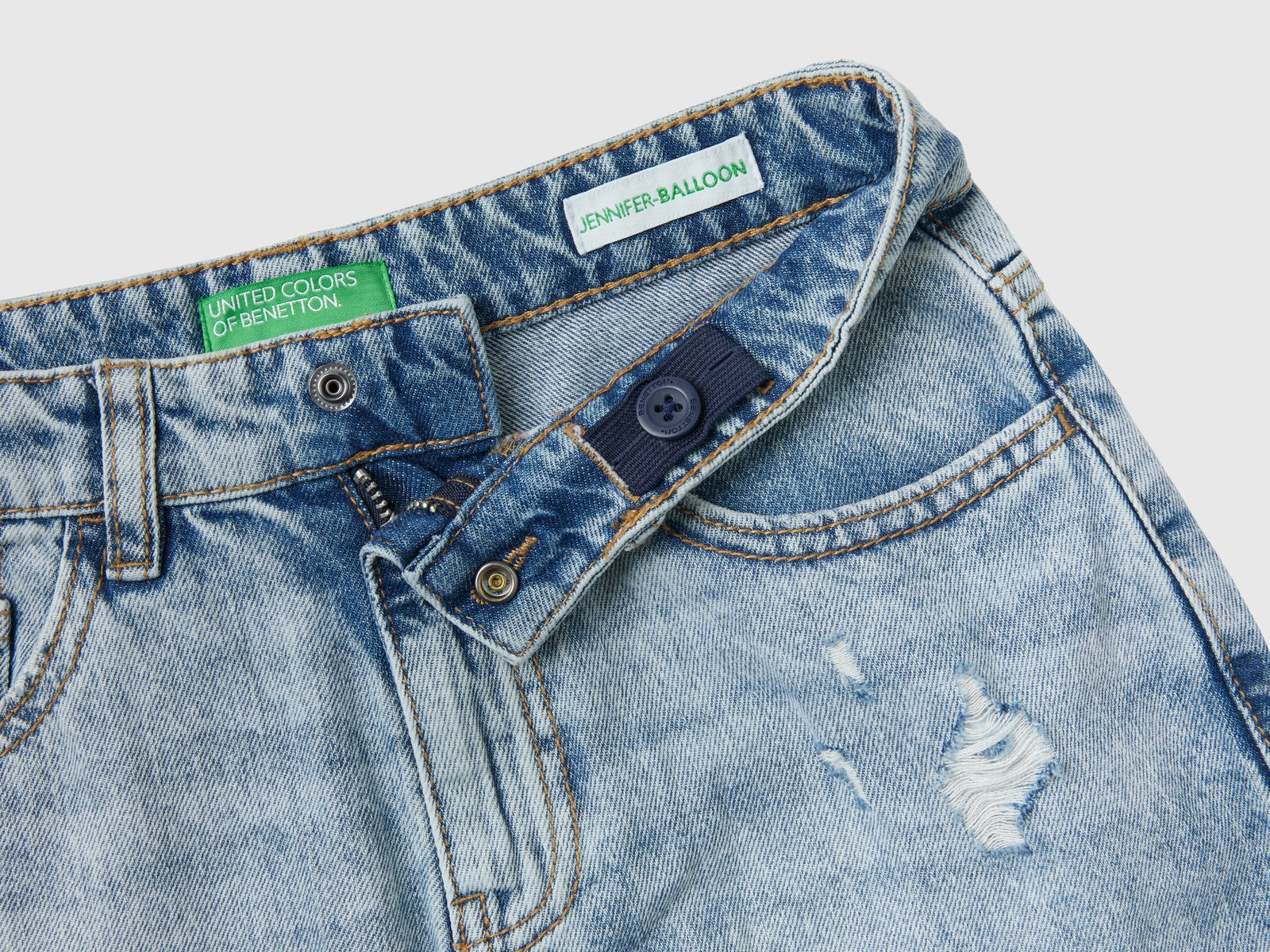 Jeans baloon fit con rotture da bambina azzurro 3 | Benetton Outlet