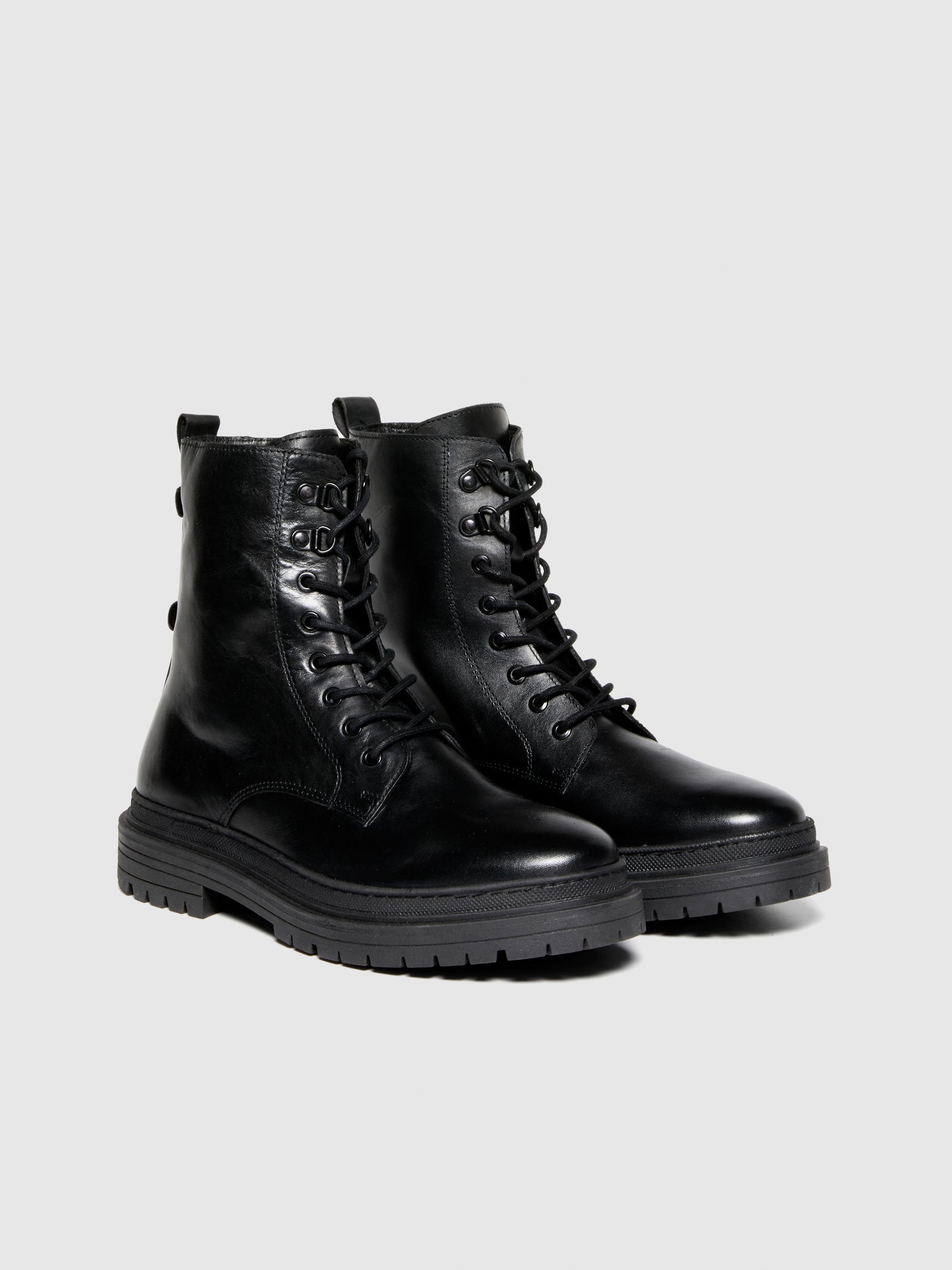 Anfibi in 100% pelle da uomo nero | Sisley Outlet